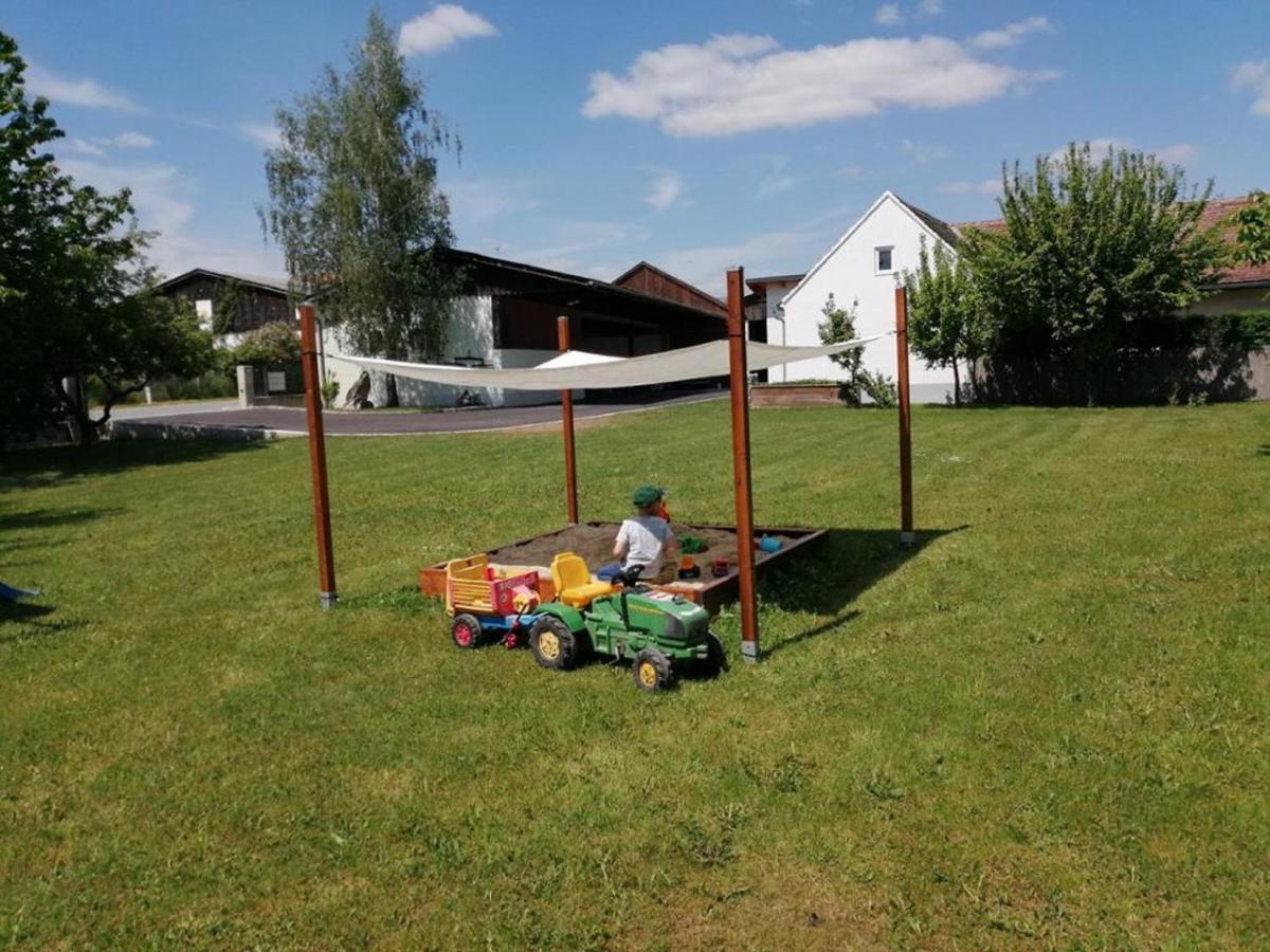 Hotel Wohlfühlhof Bachzelt Weitersfeld Exterior foto
